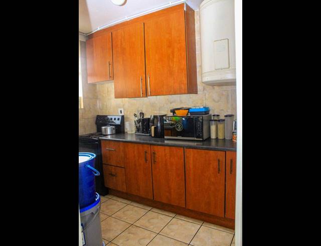 2 BEDROOM APARTMENT FOR SALE IN SUNNYSIDE